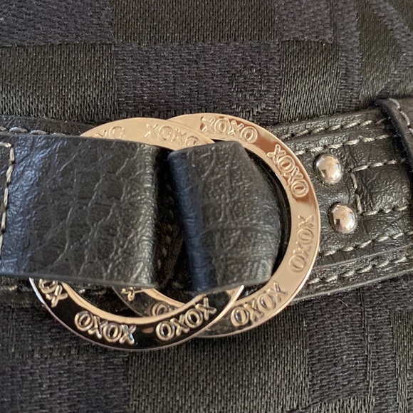 XOXO unique long wristlet - Picture 3 of 3